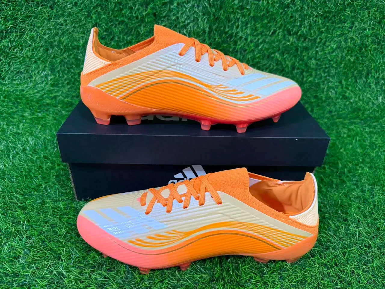 Adidas chaussures de football semelle Soleplate orange doré iridescent à motif ondulé upper synthétique Firm-Ground 9