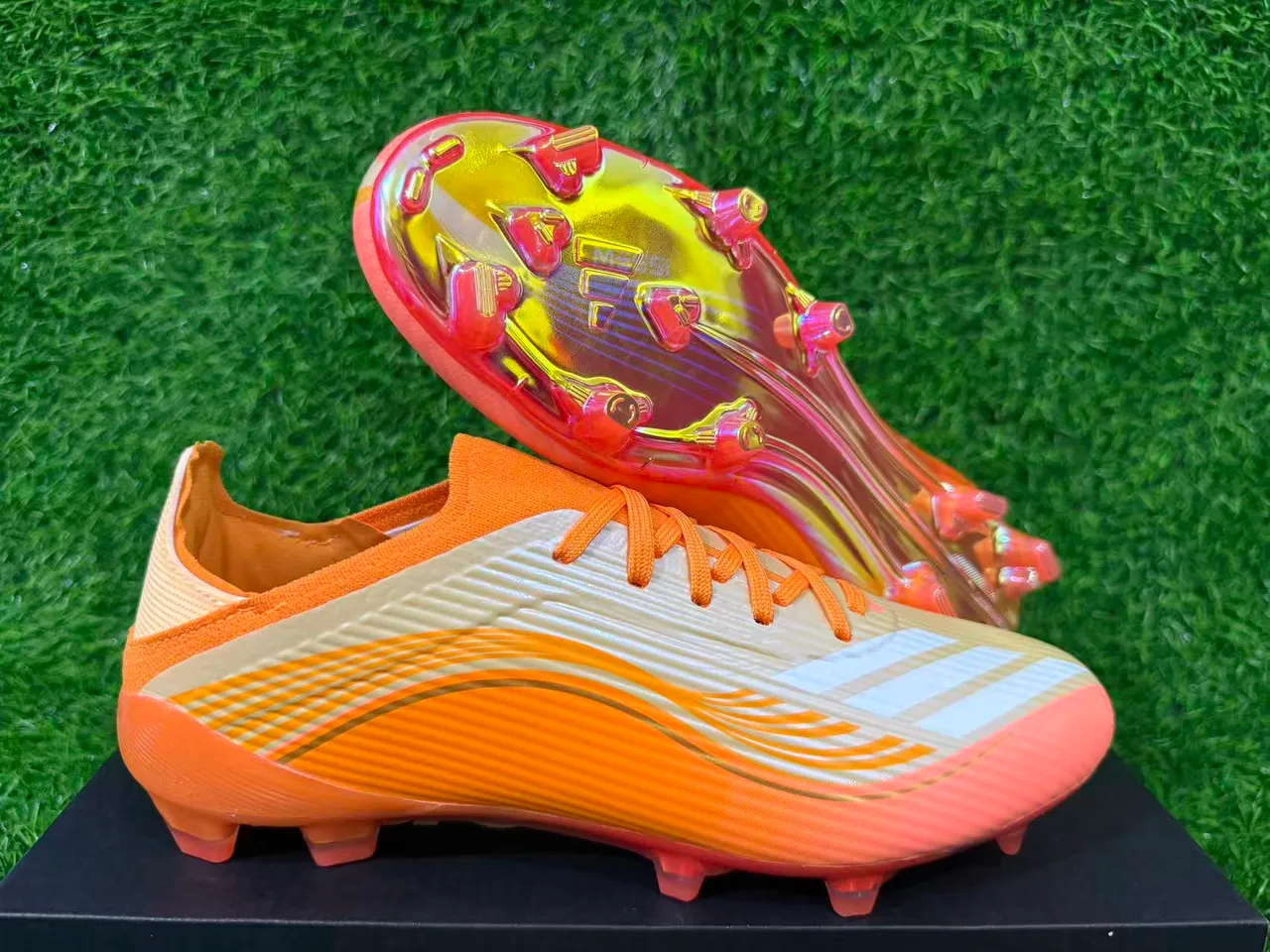 Adidas chaussures de football semelle Soleplate orange doré iridescent à motif ondulé upper synthétique Firm-Ground 10