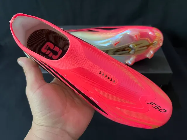 Adidas 粉色黑色 无鞋带 袜套式鞋面 彩虹色合成材料 硬地 足球鞋 5