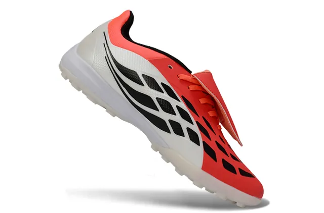 Adidas Predator أحذية كرة القدم للعشب الصناعي 2