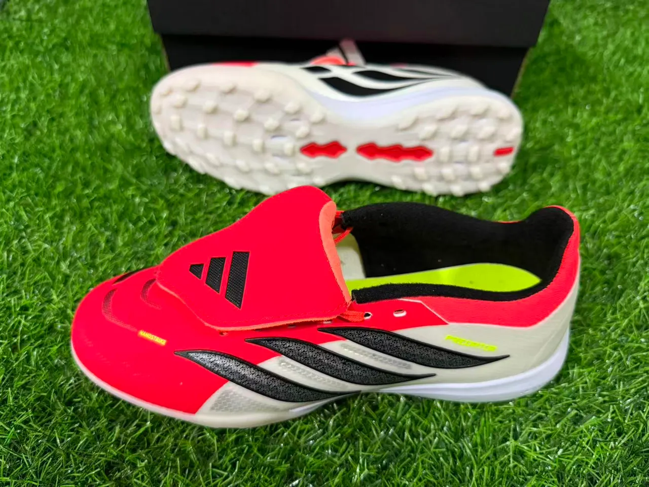 Adidas Predator أحذية كرة القدم للعشب الصناعي 9