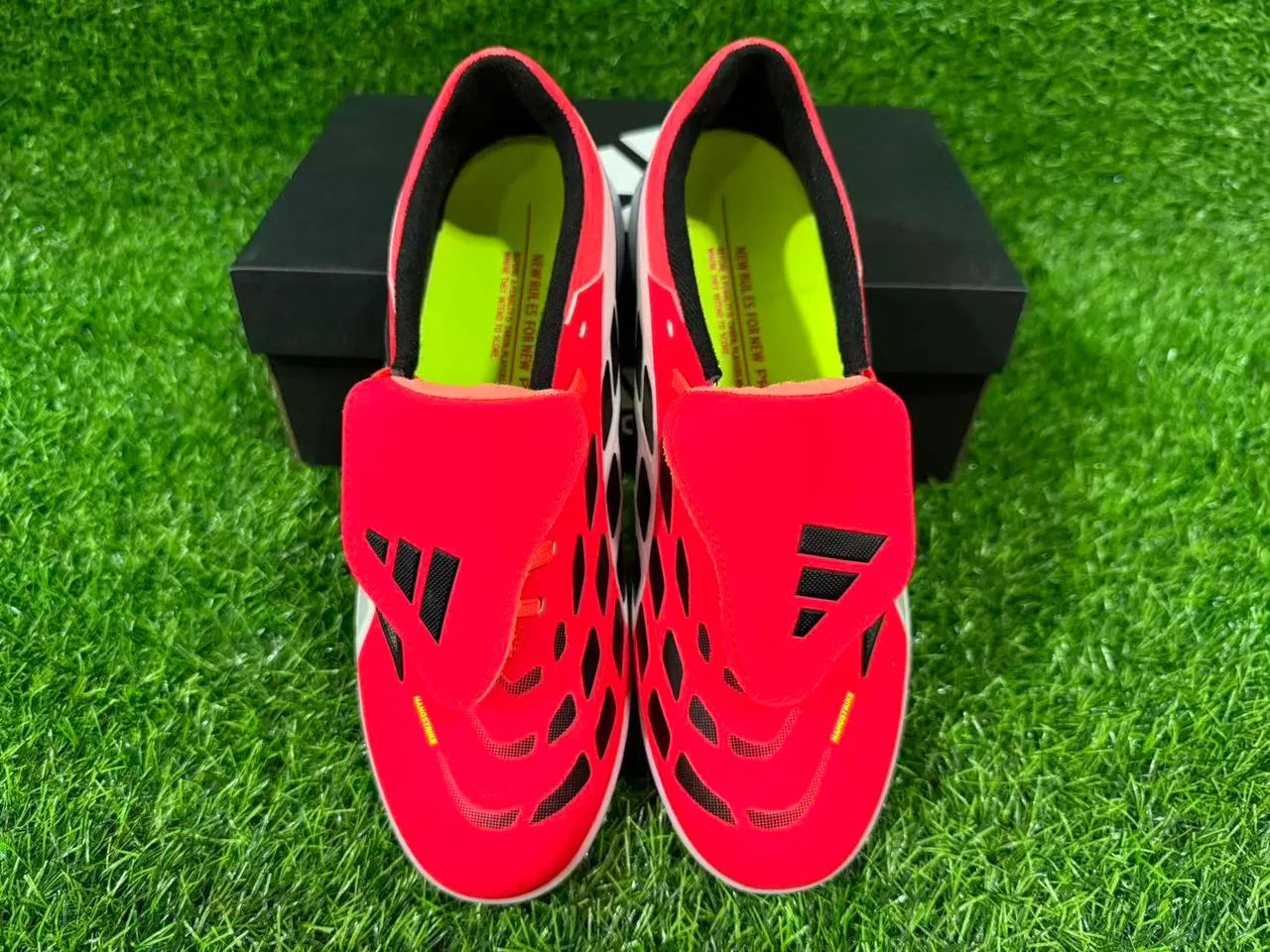 Adidas Predator أحذية كرة القدم للعشب الصناعي 12