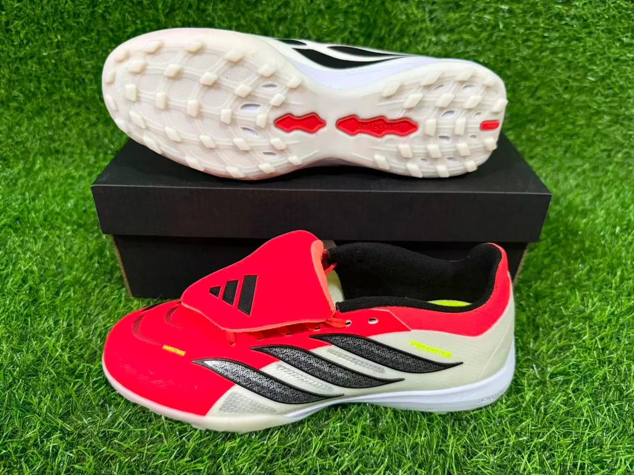 Adidas Predator أحذية كرة القدم للعشب الصناعي 13