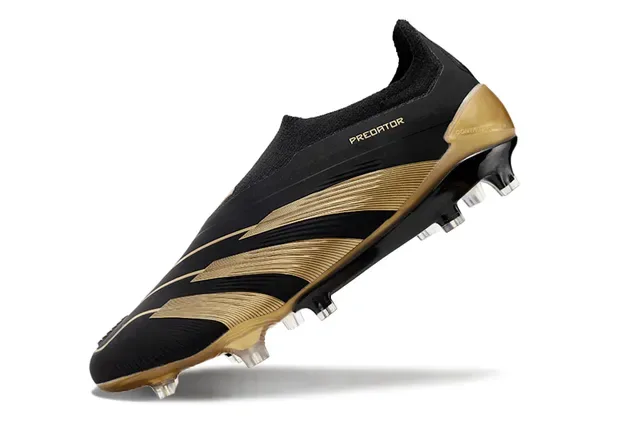 أحذية كرة القدم Adidas Predator أسود وذهبي للأرض الصلبة 3