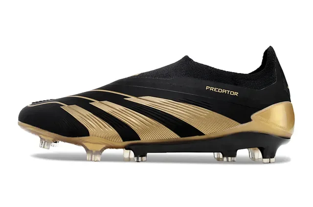 أحذية كرة القدم Adidas Predator أسود وذهبي للأرض الصلبة 7