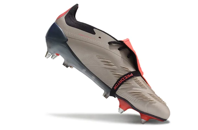 Adidas Predator Noir Orange Chaussures de football à coupe basse upper synthétique panneau latéral à trois rayures surface ferme 16