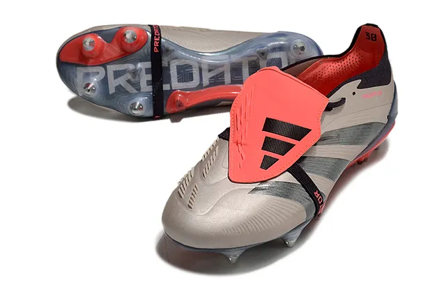 Adidas Predator Noir Orange Chaussures de football à coupe basse upper synthétique panneau latéral à trois rayures surface ferme 18