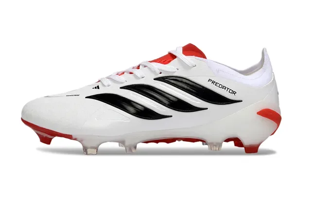 Adidas Predator blanco y rojo upper sintético con branding de tres rayas negras y punta firm ground zapatos de fútbol 7