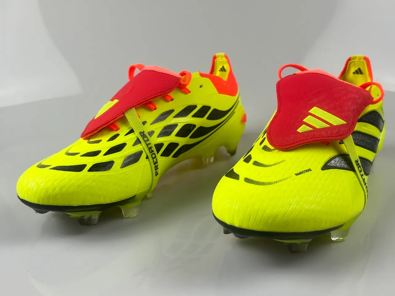 Adidas Predator Chaussures de Football Jaune Orange Néon Détail sur la Partie Supérieure pour Terre Firme 10