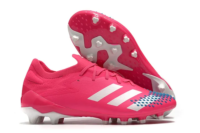 Adidas 红黑低帮袜套足上部不对称系带塑胶钉足球鞋 12