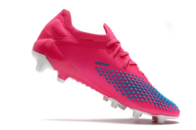 Adidas 红黑低帮袜套足上部不对称系带塑胶钉足球鞋 20