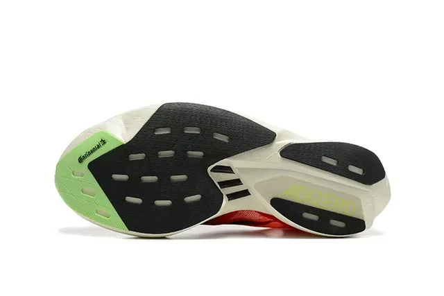 Adidas Chaussures de running rouge et vert avec upper en mesh engineered, panneau latéral à trois rayures 4