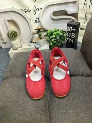Adidas Sapatos Mary Jane com parte superior de camurça sintético, painel lateral com três listras, vermelho e branco 10