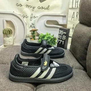 Adidas Samba Classic أسود وكريم حذاء أسلوب حياة