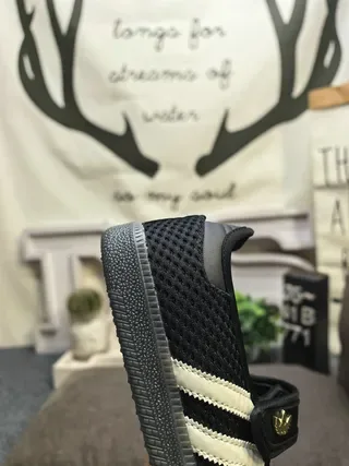 Adidas Samba Classic Chaussures Lifestyle Noir et Crème 3