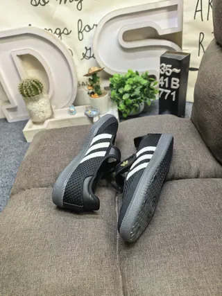 Adidas Samba Classic Chaussures Lifestyle Noir et Crème 6