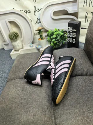 Adidas Samba OG sneakers lifestyle noirs et roses 6