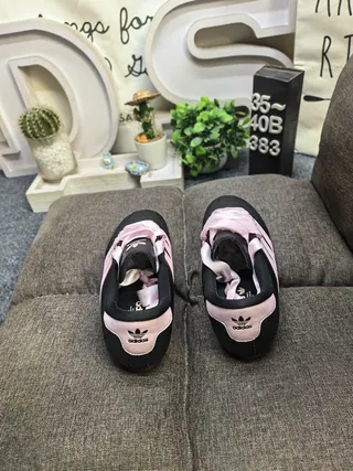 Adidas Samba OG sneakers lifestyle noirs et roses 8