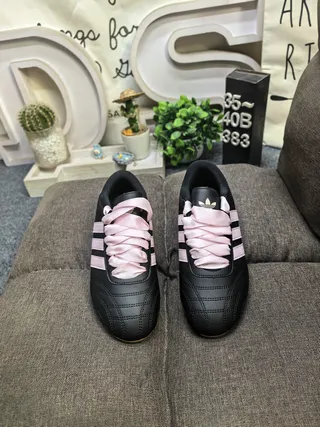 Adidas Samba OG sneakers lifestyle noirs et roses 10