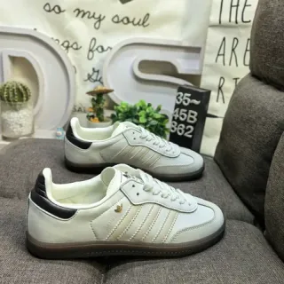 Adidas Samba OG Off-White 和黑色生活方式运动鞋