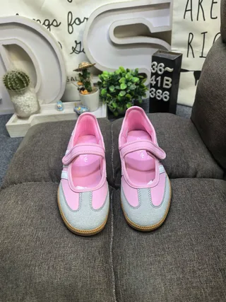 Adidas Samba أحذية رياضية للأسلوب الحياة وردي ورمادي 10