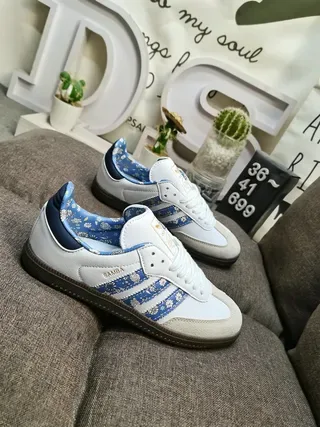 Adidas Samba 白蓝花卉印花生活运动鞋 9