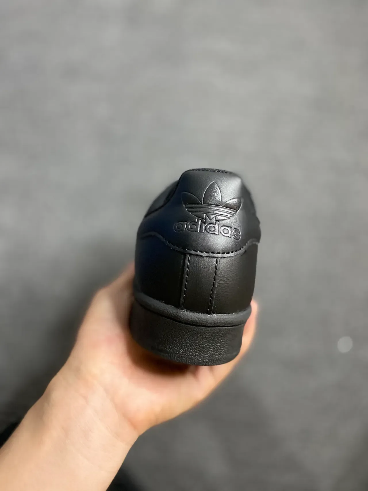 Adidas Superstar Tênis Lifestyle de Couro Todo Preto 5
