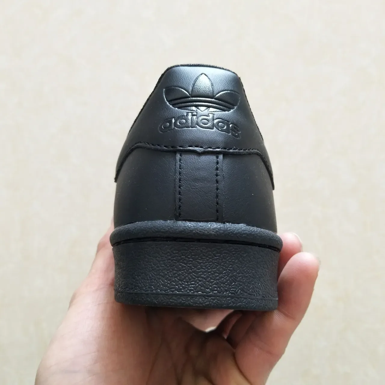 Adidas Superstar Tênis Lifestyle de Couro Todo Preto 17