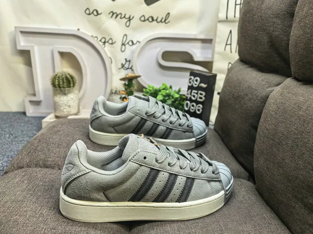 Adidas Superstar Chaussures Lifestyle Noires et Violettes 11