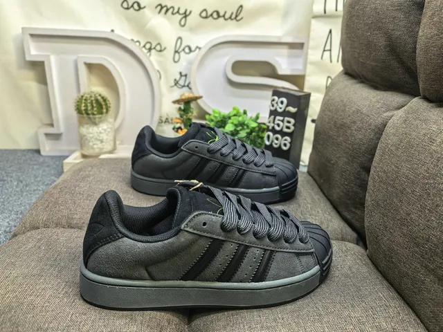 Adidas Superstar Chaussures Lifestyle Noires et Violettes 21