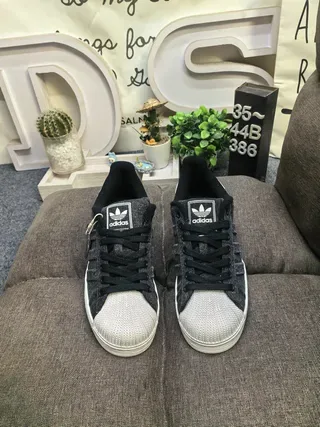 Adidas Superstar Heather Noir et Blanc Lifestyle Sneakers 10