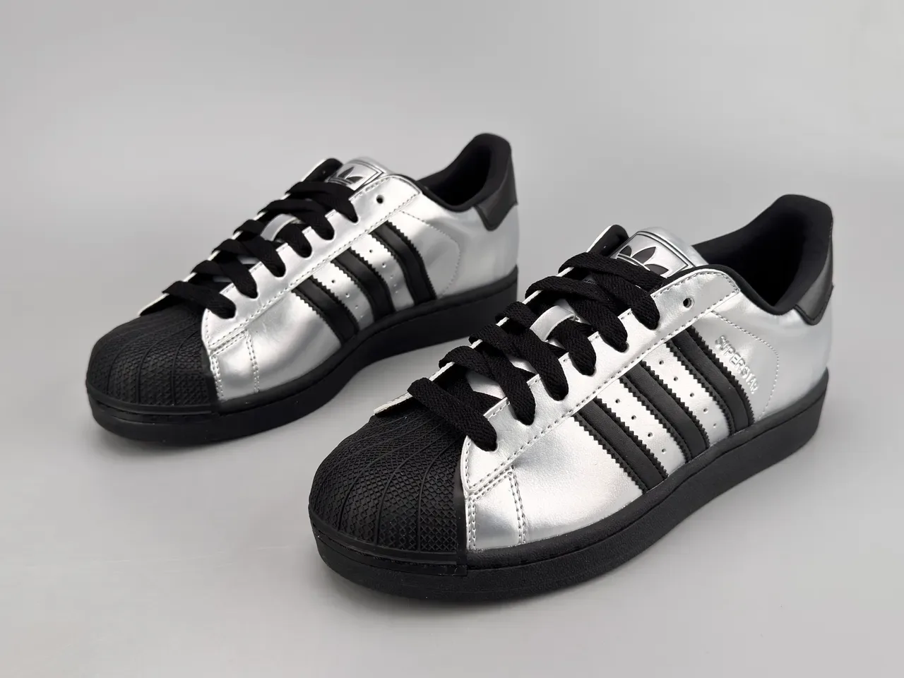 Adidas Superstar Prata Metálica e Preto Tênis Lifestyle 5