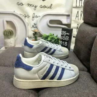 Adidas Superstar Off-White y Royal Blue zapatillas lifestyle