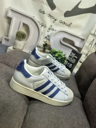 Adidas Superstar Off-White এবং Royal Blue লাইফস্টাইল স্নিকার 9