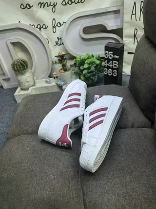 Adidas Superstar Chaussures Lifestyle Blanches et Bordeaux 6