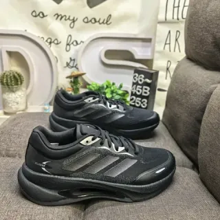 Adidas Velocstar أحذية رياضية سوداء انعكاسية أسلوب حياة