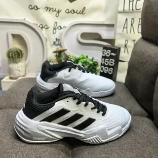 Adidas أحذية رياضية بيضاء وسوداء بثلاث شرائط أسلوب حياة