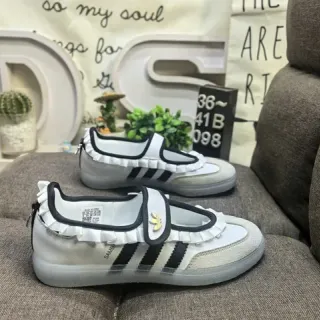 Adidas 白黑 无鞋带 Mary Jane 褶边鞋带 生活方式运动鞋