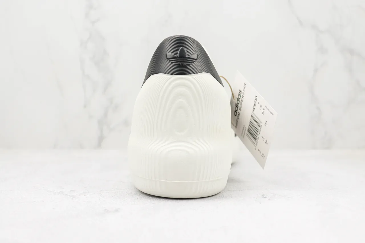 Adidas 白黑针织单色鞋面套脚轮廓运动鞋 9