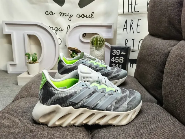 Adidas White Green Sculpted Ribbed Midsole Gradient Mesh Upper Chunky Sneakers 11