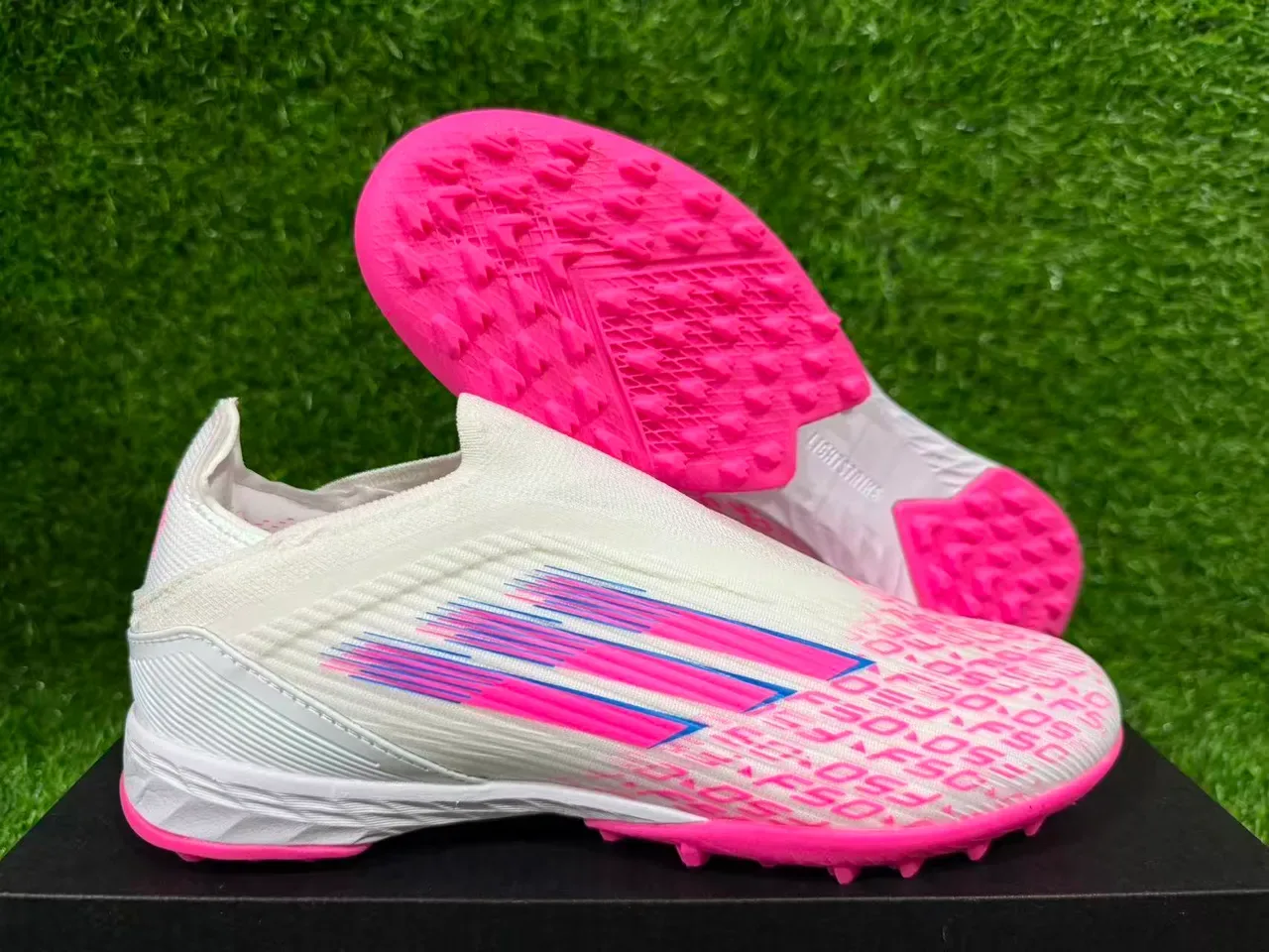 Adidas X Speedportal सादा गोलापी टार्फ फुटबॉल जुतो 8