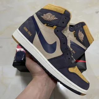 Zapatillas de baloncesto Air Jordan 1 High GORE-TEX azul marino beige dorado