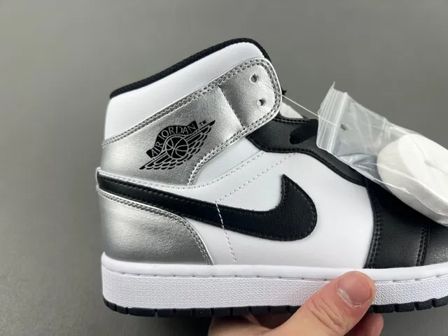 Air Jordan 1 High Plata metálica Negro Blanco zapatillas de baloncesto 2