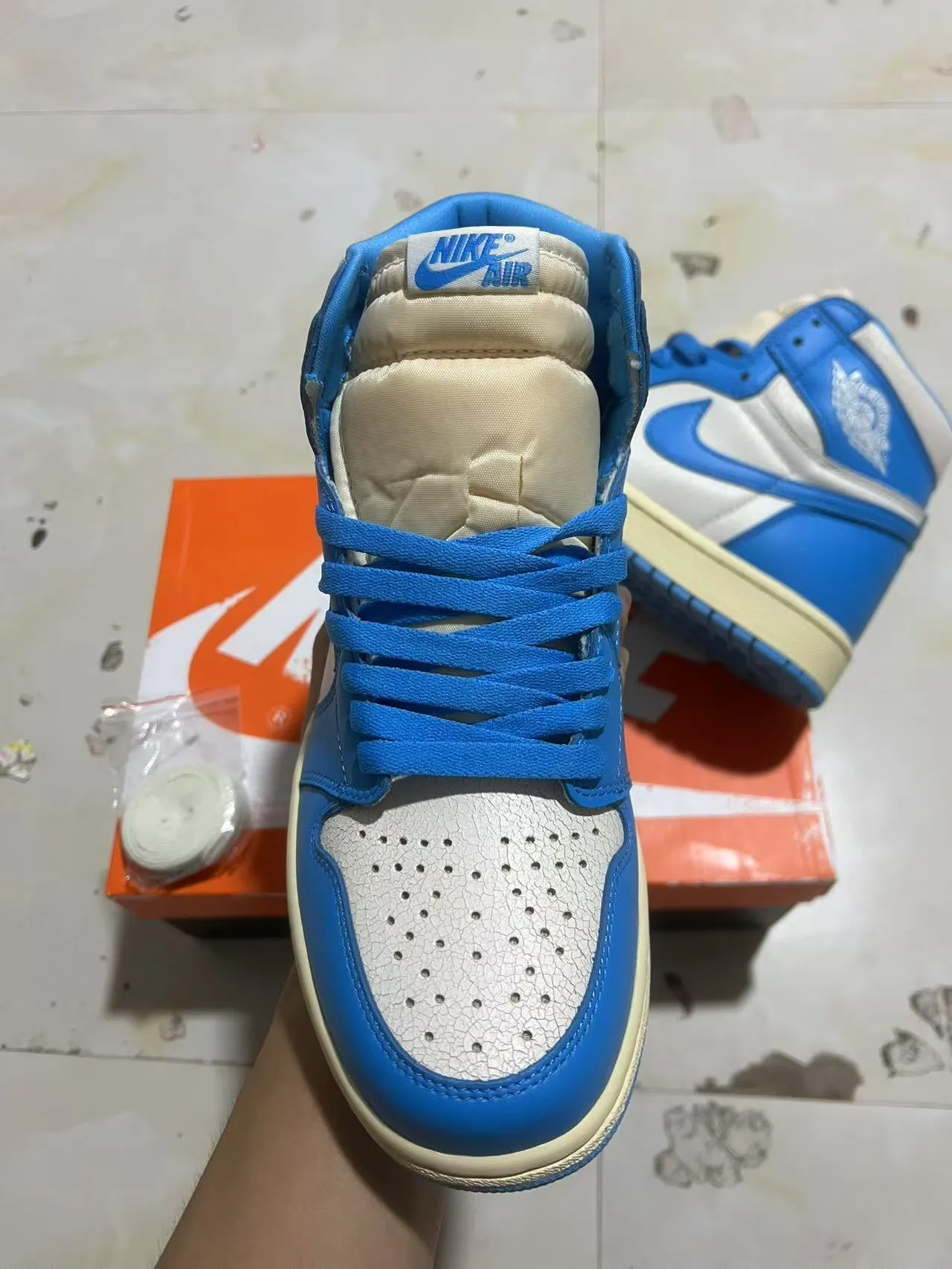 Air Jordan 1 High Royal Blue and White Basketball Shoes 3