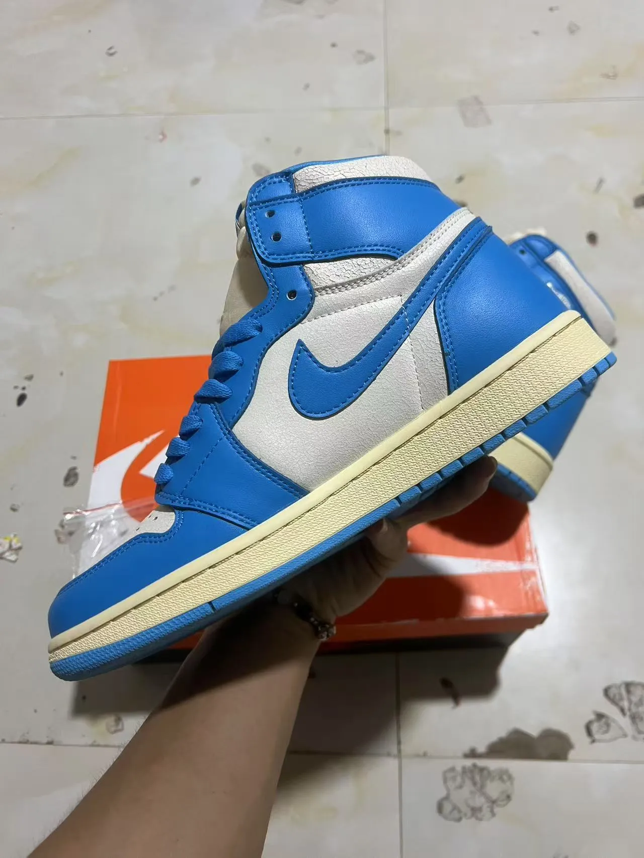 Air Jordan 1 High Royal Blue and White Basketball Shoes 5