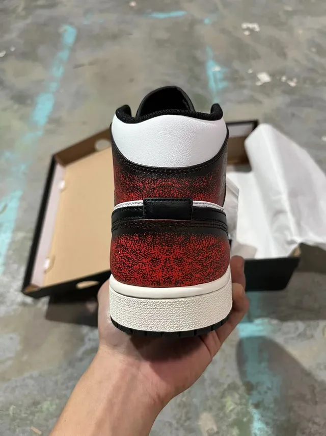 Air Jordan 1 High Chaussures de Basketball Texturées en Rouge et Noir 7