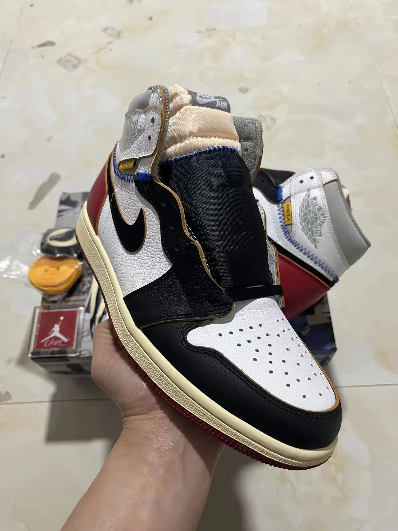 Chaussures de basketball Air Jordan 1 High blanc noir rouge gris 2