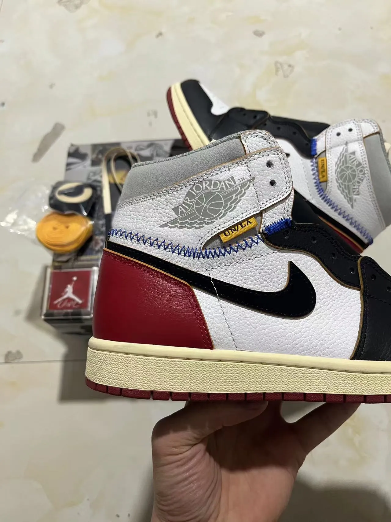 Chaussures de basketball Air Jordan 1 High blanc noir rouge gris 7