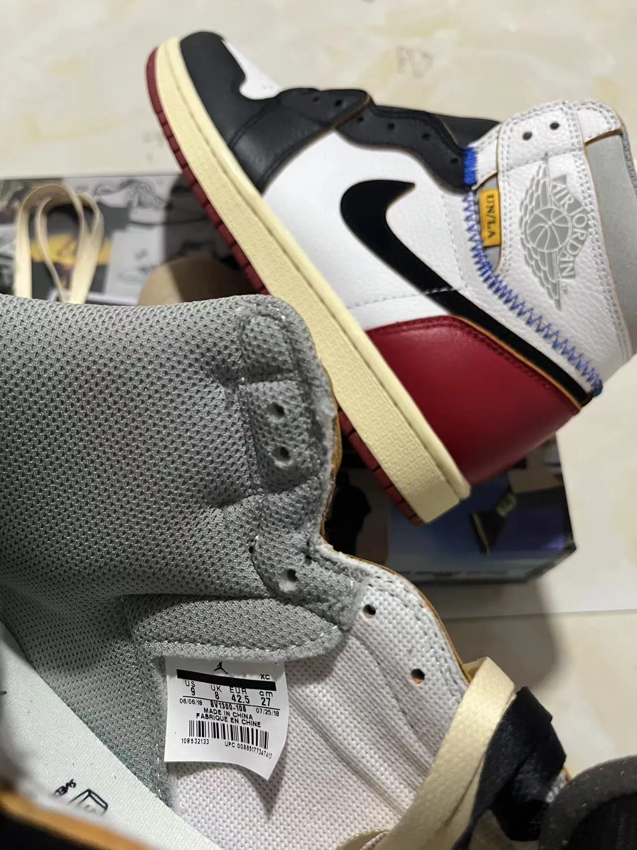 Chaussures de basketball Air Jordan 1 High blanc noir rouge gris 9