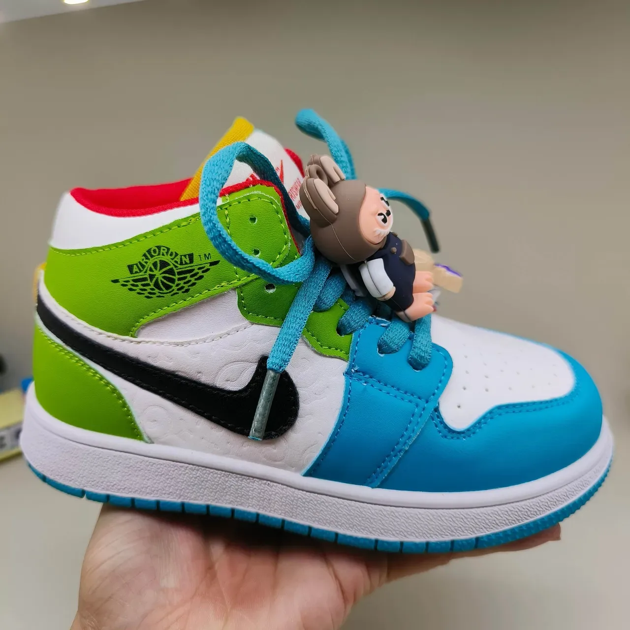 Air Jordan 1 Low tênis lifestyle rosa e branco 20